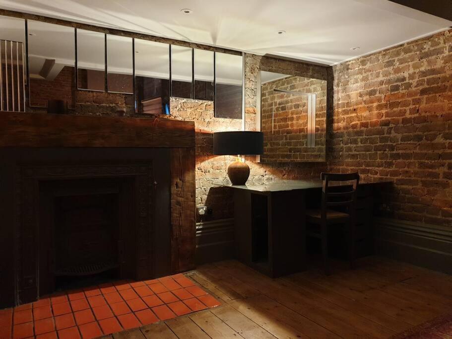 Ferienwohnung 22 Stunning Large Loft - Great Location - Free Onsite Parking - Garden View- Quiet Hove Exterior foto