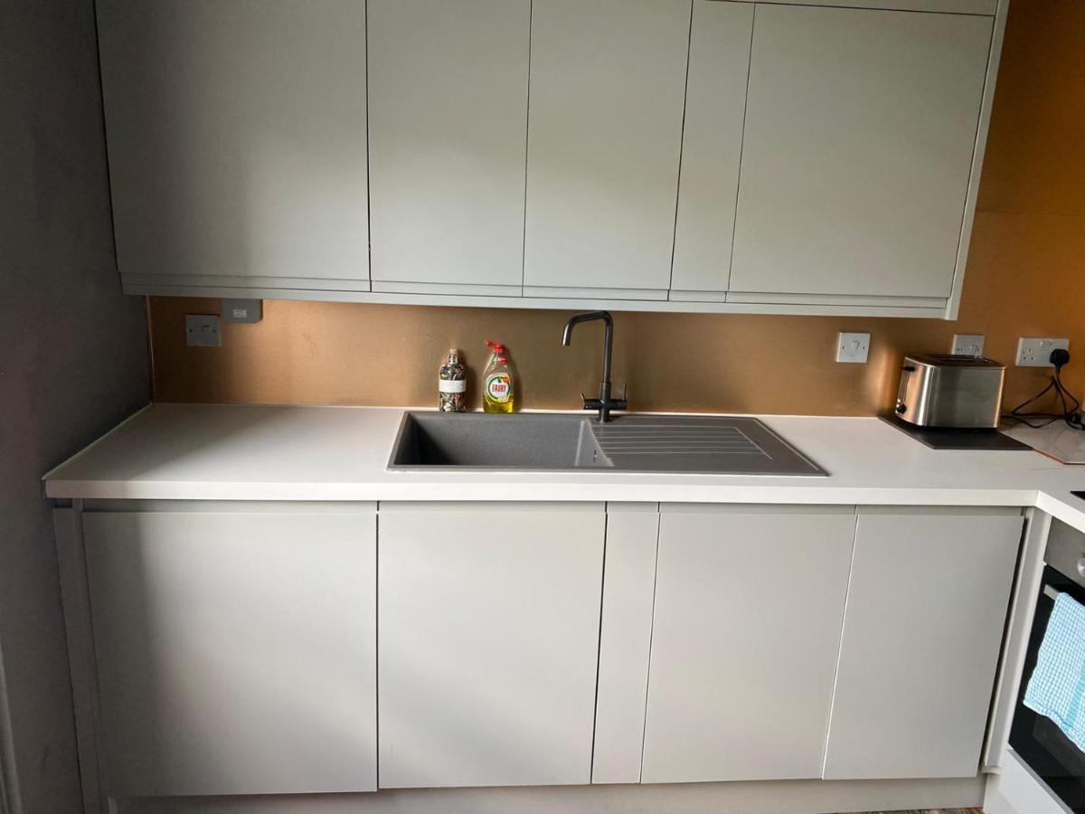 Ferienwohnung 22 Stunning Large Loft - Great Location - Free Onsite Parking - Garden View- Quiet Hove Exterior foto